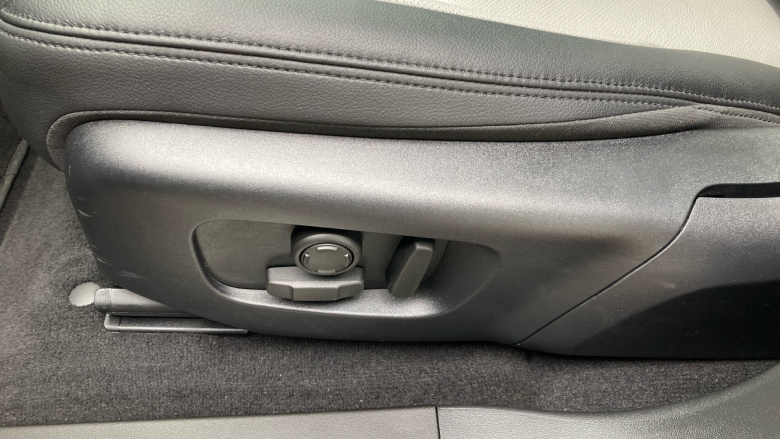 Land Rover Range Rover Evoque 1.5 P300e R-Dynamic SE 5dr Auto Hatchback